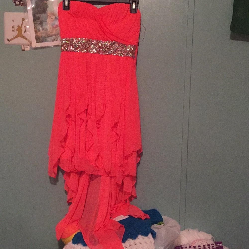 Neon, short, strapless, long pointy dress 🌺